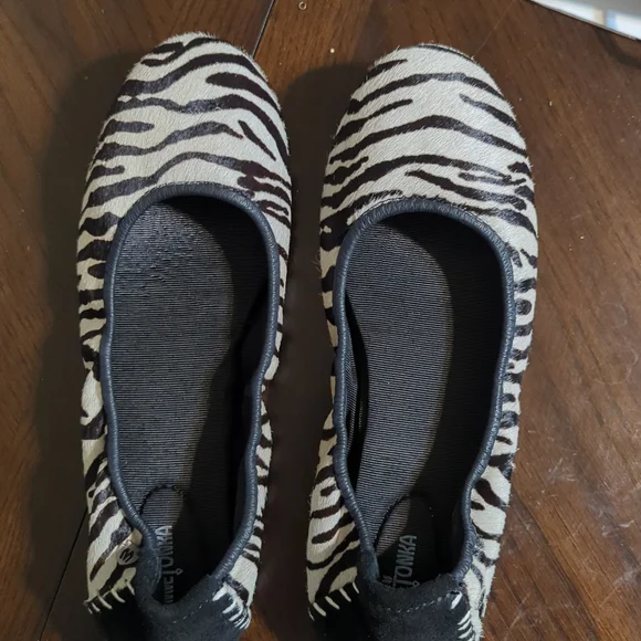 Minnetonka ballet flats - Picture 1 of 4